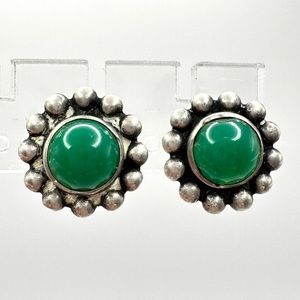 STERLING SILVER 925 Vintage Screw back Earrings with Round Green Cabochon Stone